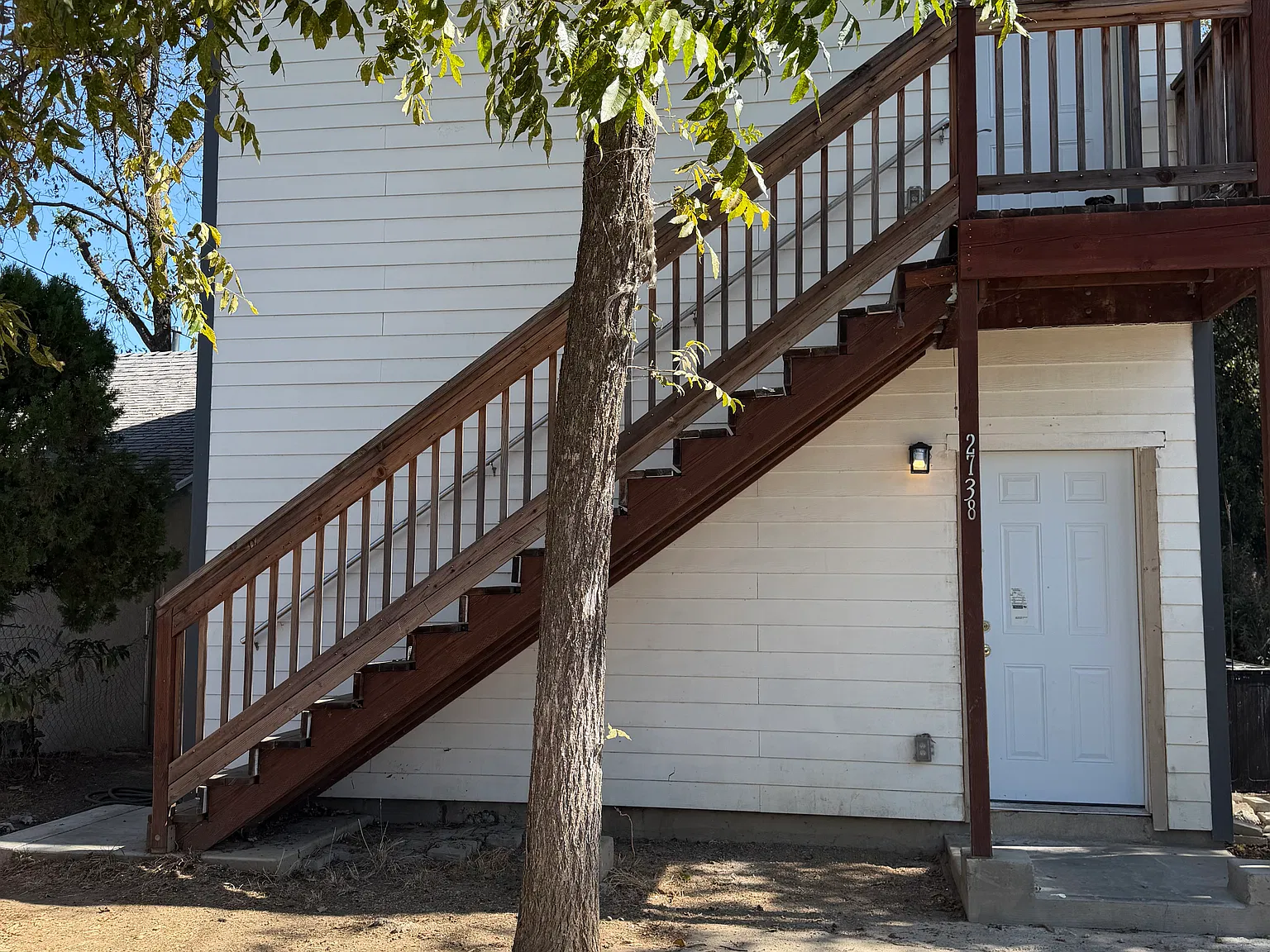 2 bed, 850 sqft, $2,200 — Photo 1