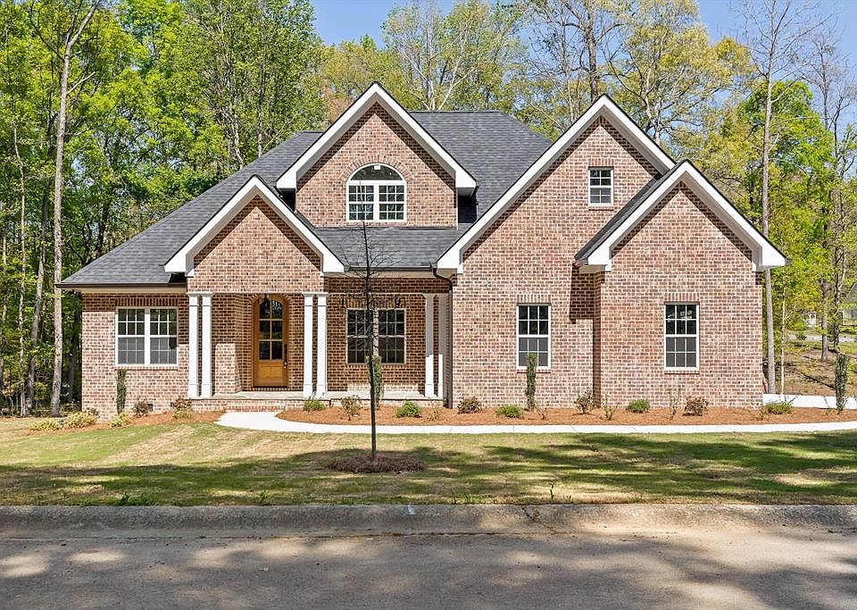 1st image of 800 E Moravian Bnd