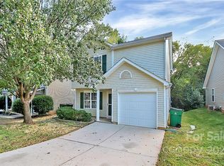 1434 Hidden Stream Ct, Charlotte, NC 28213