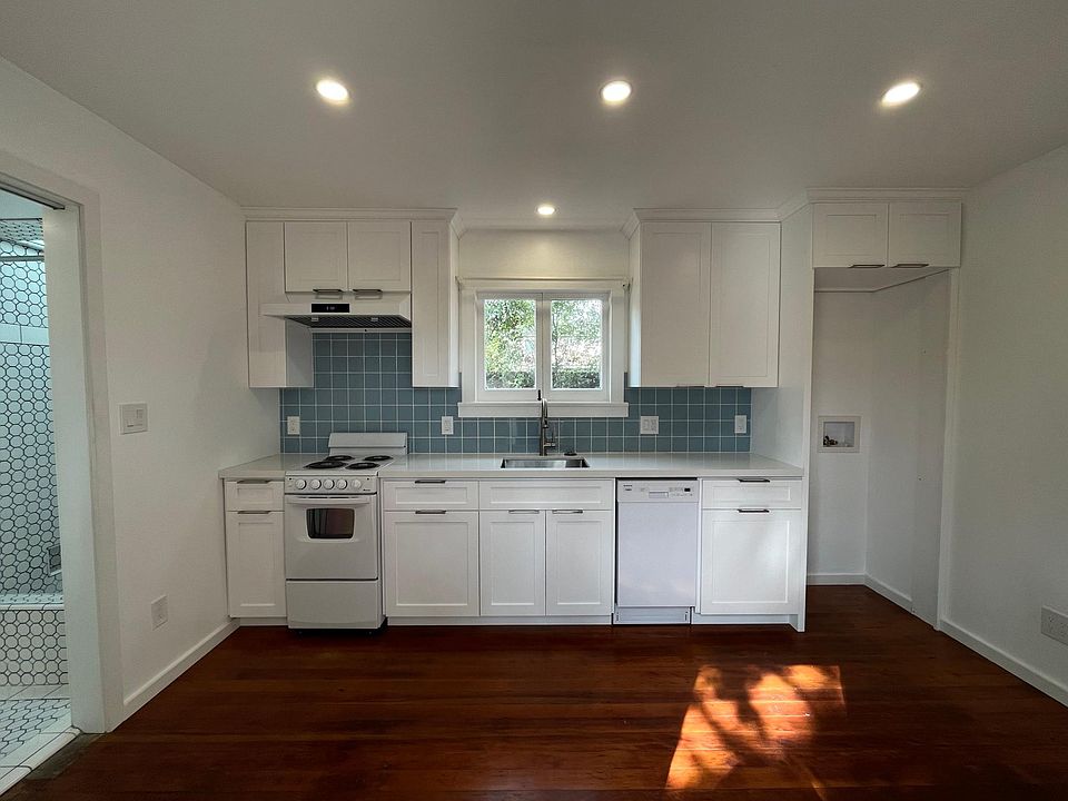 1st image of 619 W Acacia Ave