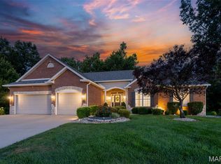 281 Fountain Dr, Glen Carbon, IL 62034