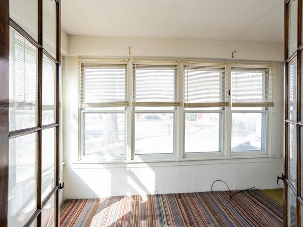 des-moines-iowa-251547765 picture