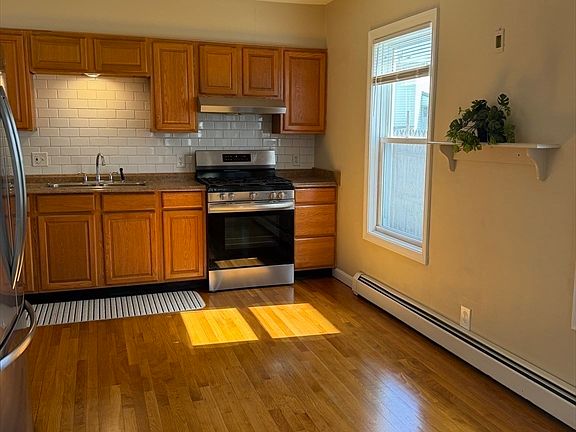 4th image of 43-45 Exeter St