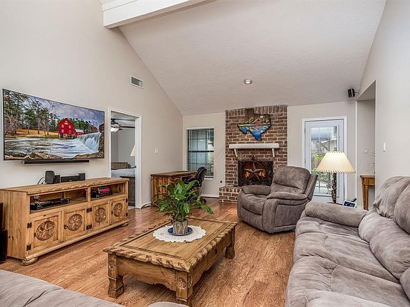 5th image of 15106 Stillcreek Dr