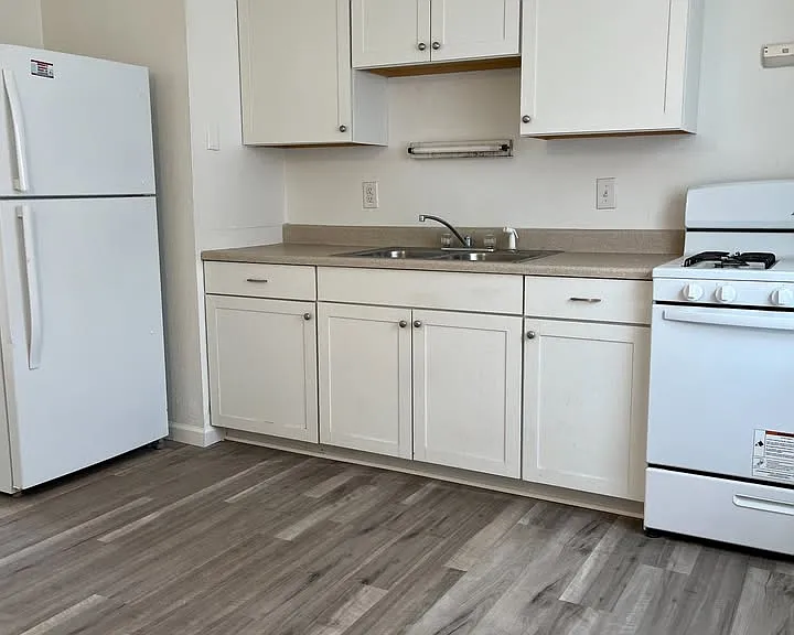 1810 Queenswood Dr #I — Photo 2
