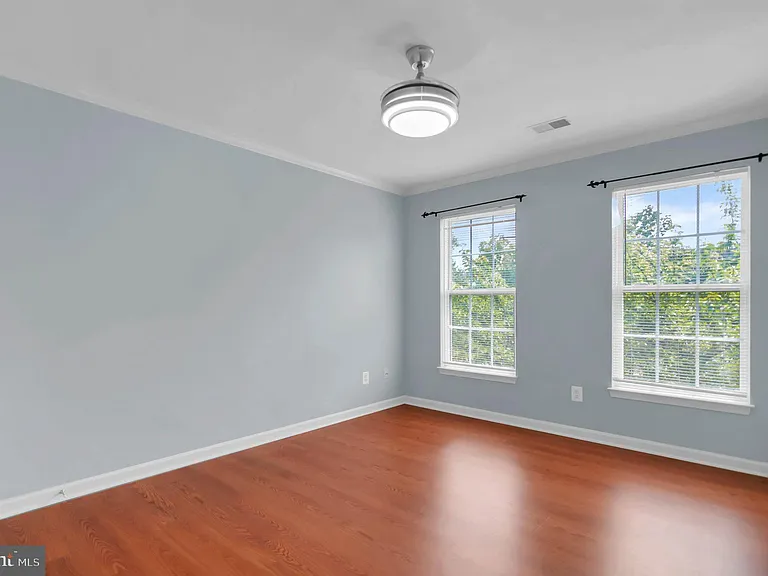 2548 Port Potomac Ave — Photo 29