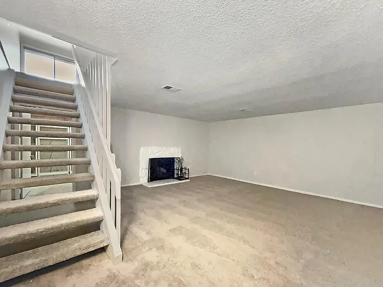 4262 E Maplewood Way — Photo 10