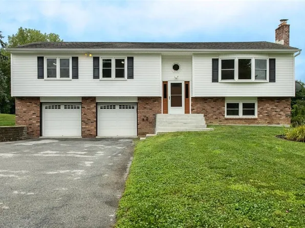 3 Bristol Drive, Pleasant Valley, NY 12569