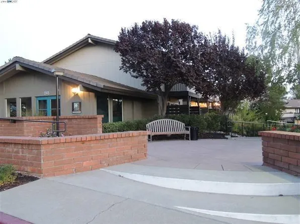 331 Masters Ct APT 4, Walnut Creek, CA 94598