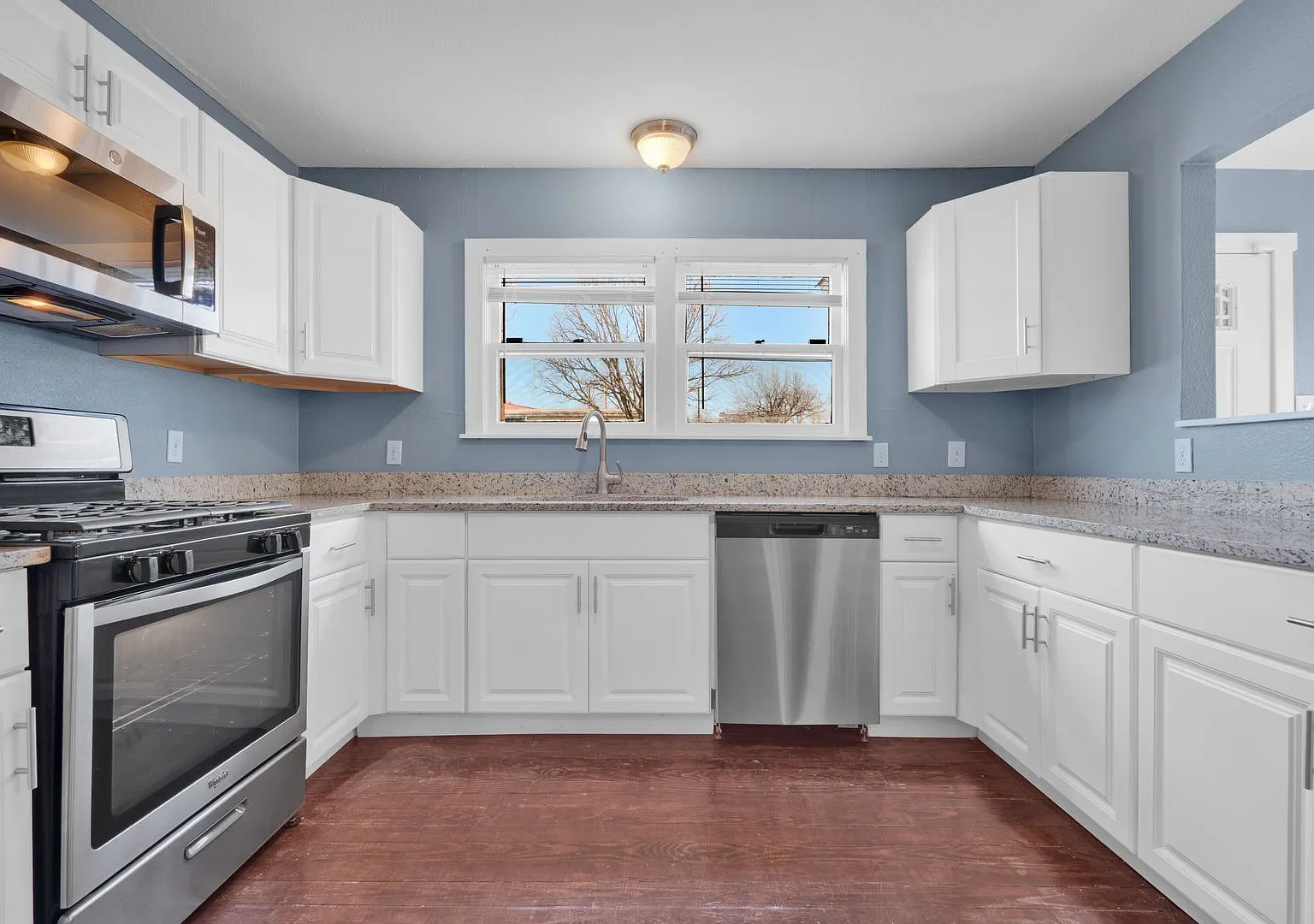 Cozy 3 Bed 2 Bath- Newly Renovated Home in Downtown San Antonio! — Photo 1