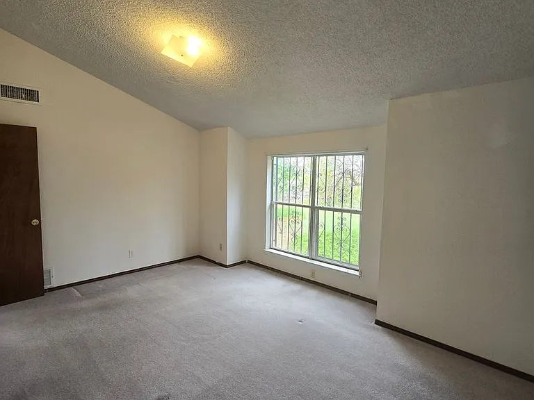 4536 General Maloney Cir — Photo 19