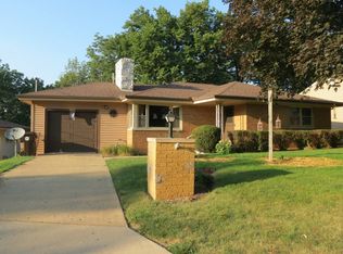 305 Park Rd, Creve Coeur, IL 61610