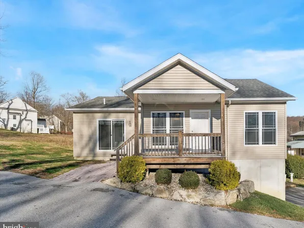 98 N Bacton Hill Rd Unit A, Malvern, PA 19355