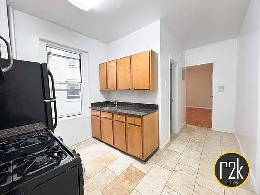 Rented by Realty 2000 Corp | media 7