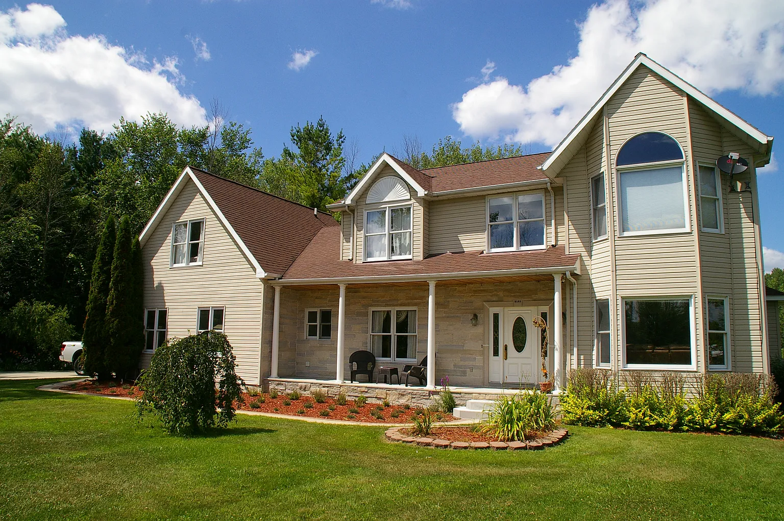 2121 E Stewart Rd photo 1