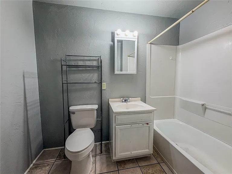 548 Hansen Ave #9 — Photo 12