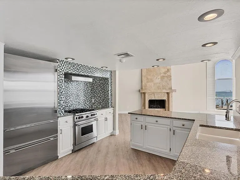 120 Sands Point Dr — Photo 12