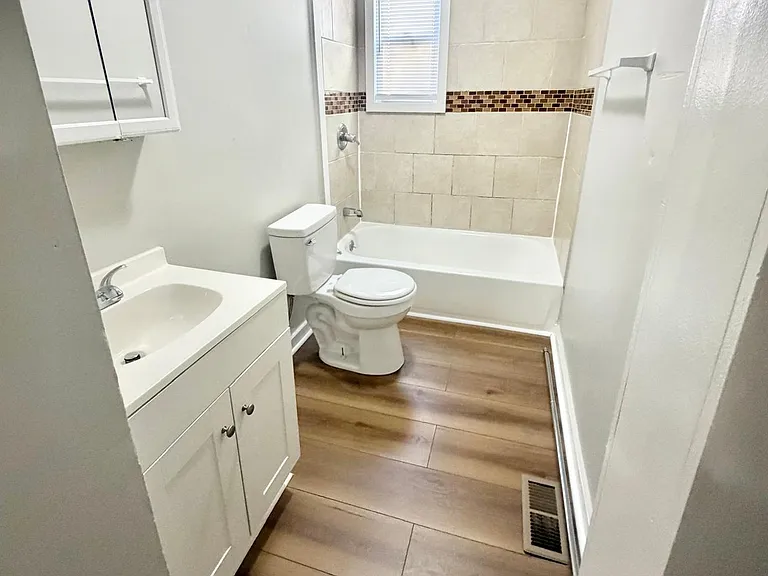 552 Dixwell Ave #2 — Photo 3