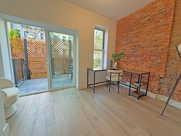 1853 Cornelia Street image 8 of 13