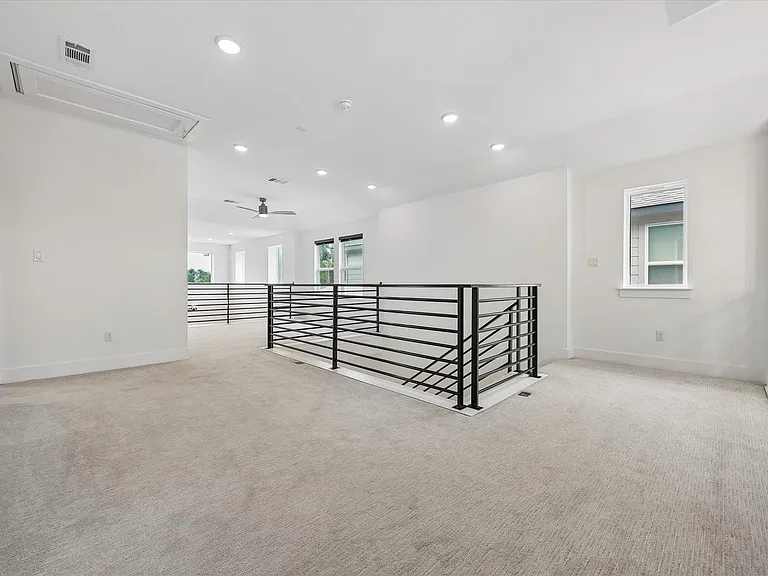 1336 Kneehigh Ln — Photo 6