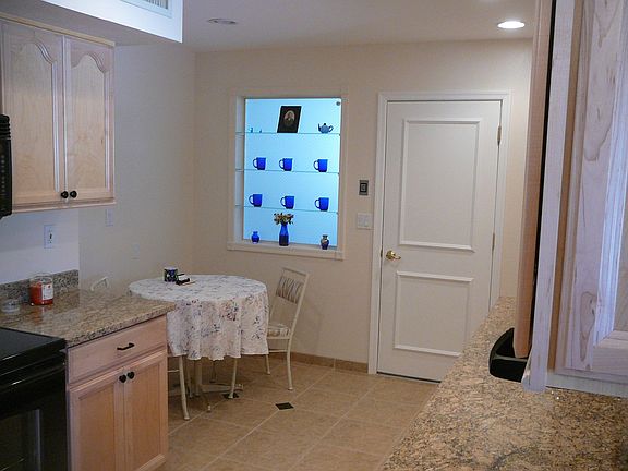 5th image of 10734 W Canterbury Dr