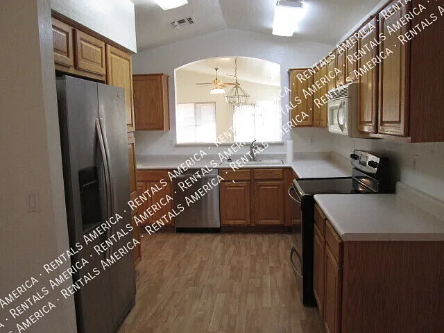 10845 E Dragoon Ave — Photo 3