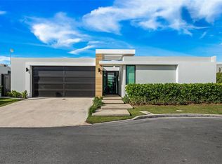 Calle Iguazu #82, Bayamon, PR 00956