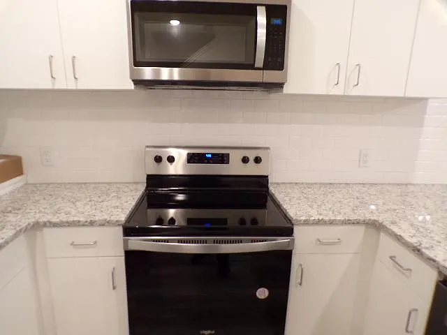 690 Union Ave #4 — Photo 10