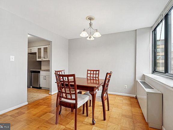 5th image of 600 Roosevelt Blvd APT 301