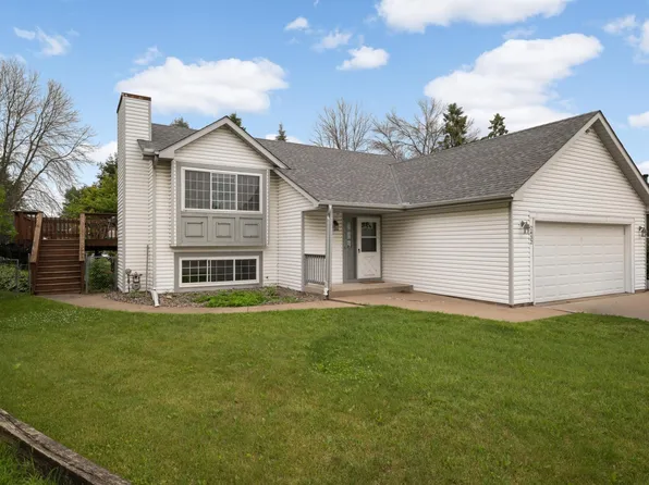 2432 Henslow Ct N, Oakdale, MN 55128