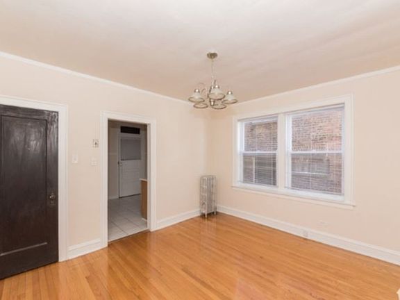 5th image of 1716 W Albion Ave #D