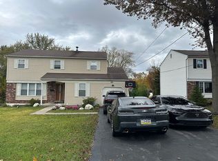 685 Ivyland Rd, Warminster, PA 18974