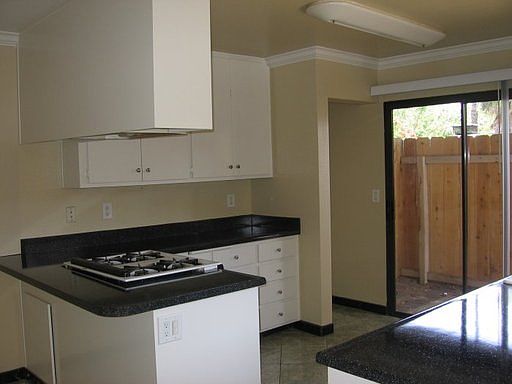 4th image of 1225 N Broadway N #4
