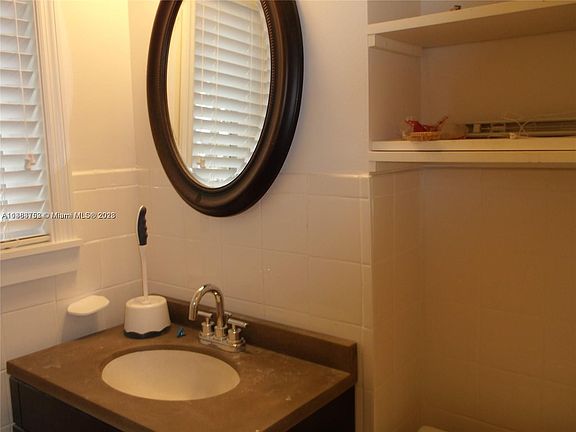 3rd image of 1244 S Alhambra Cir