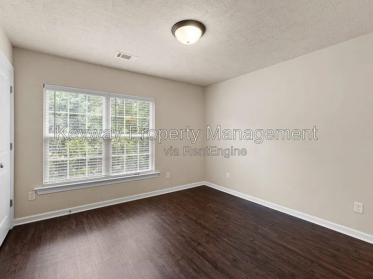 1842 Butternut Dr — Photo 9