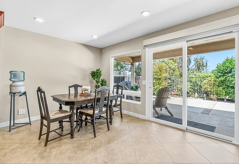 1115 Sayles Ct — Photo 9