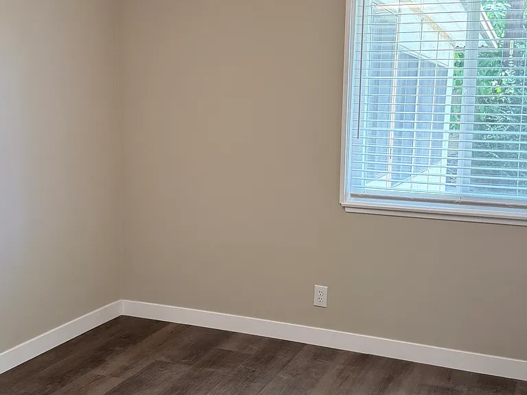 11152 Bennington St — Photo 10