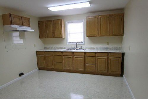 3rd image of 521 Roanoke St