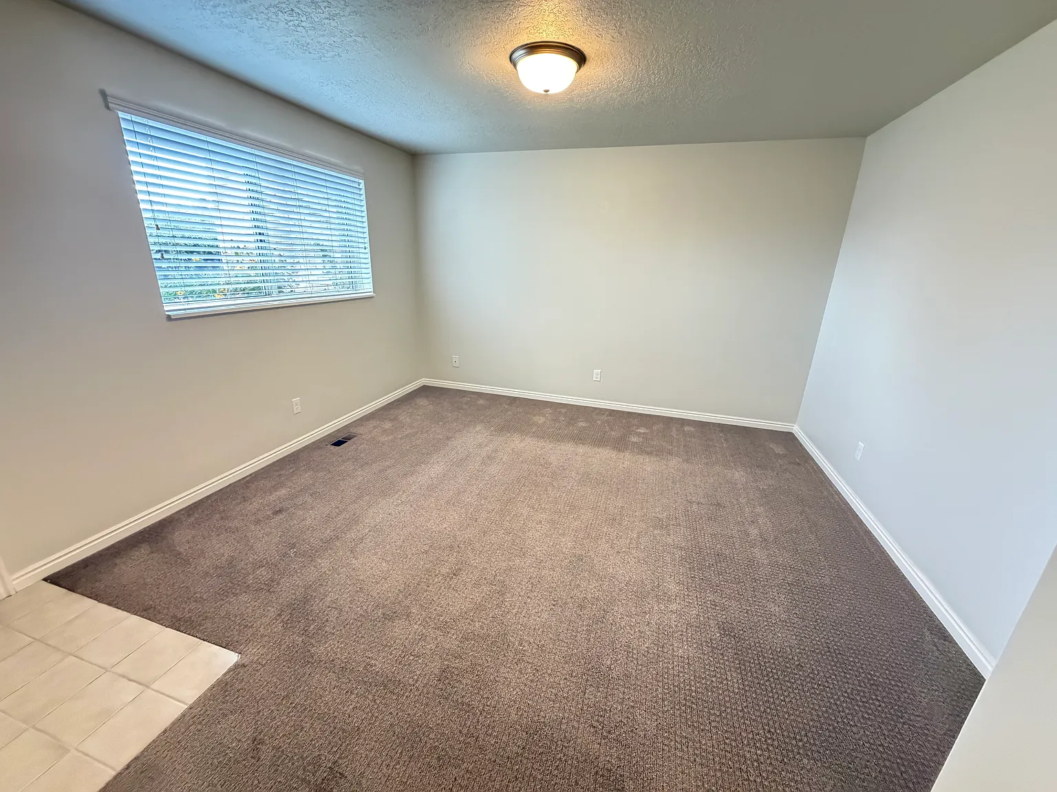 2 bed, 900 sqft, $1,250 — Photo 2