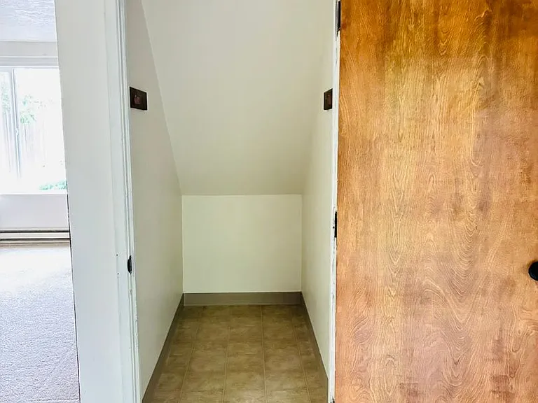 933-937 NW Sequoia Ave — Photo 23