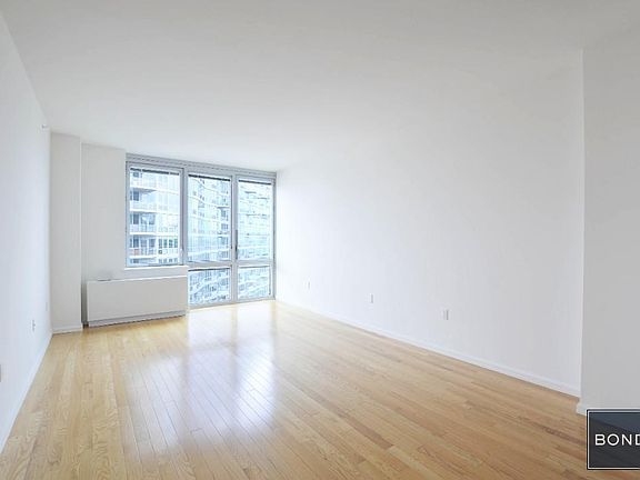 3rd image of 4545 Center Blvd APT 412