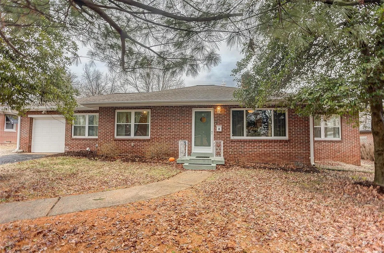 9 Lakewood Dr photo 1