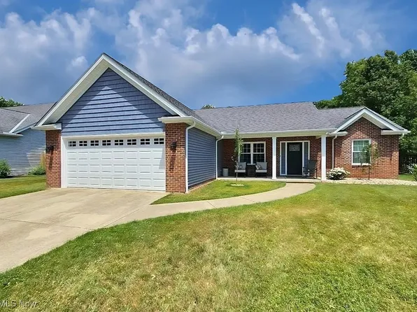 36655 Garretts Cove Dr, Eastlake, OH 44095