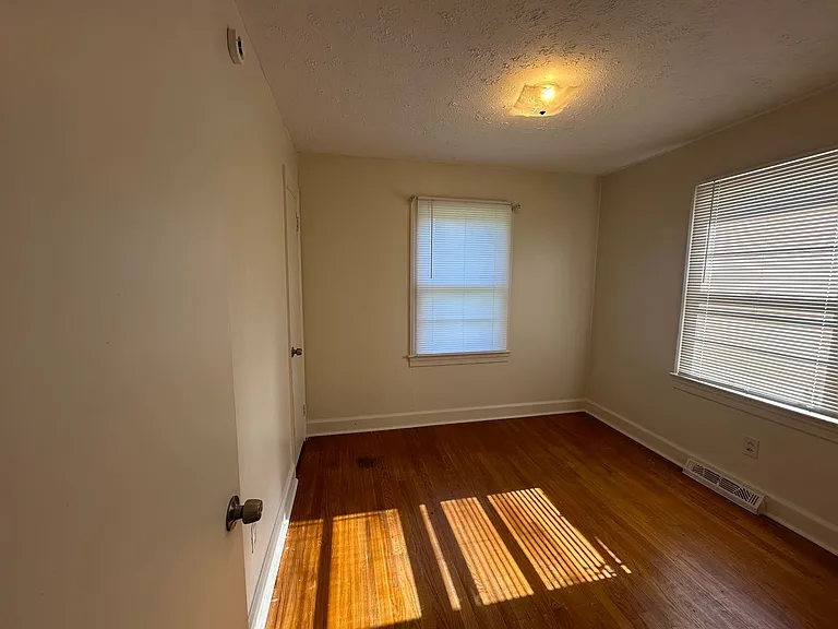 3564 Wards Rd — Photo 17