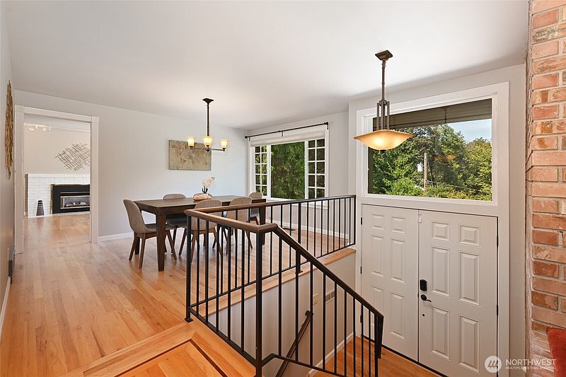 5th image of 5212 W Mercer Place