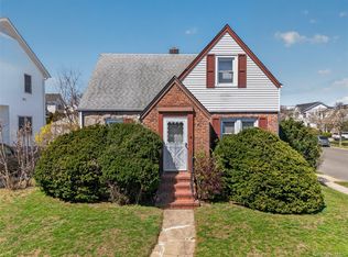 1217 Hillside Avenue, New Hyde Park, NY 11040