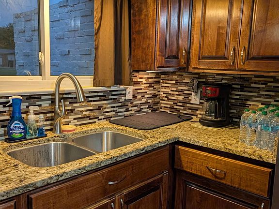 3rd image of 4748 Briarwood Cir
