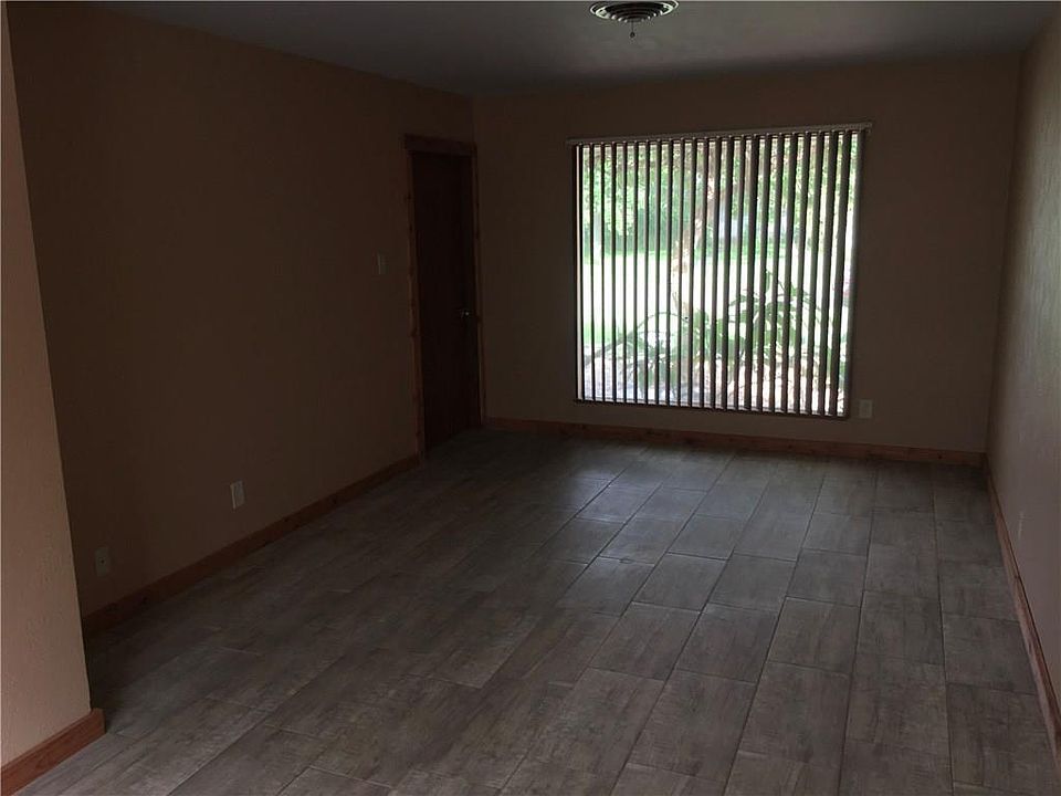 1st image of 442 Haroldson Dr