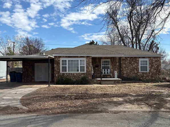 802 S Howerton Ave, Cushing, OK 74023