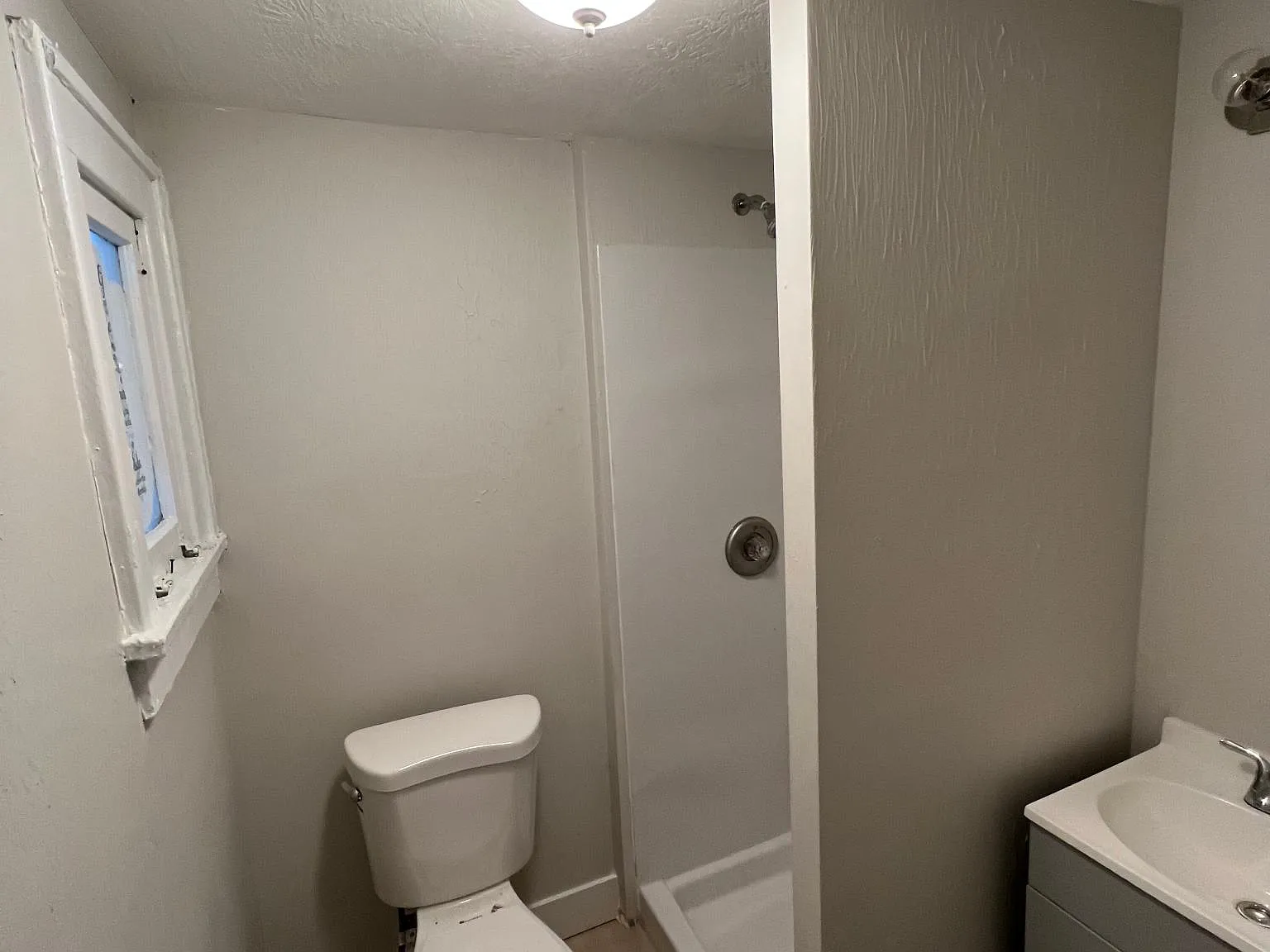 3 bed, 1.5 bath, 1300 sqft, $1,500 — Photo 4